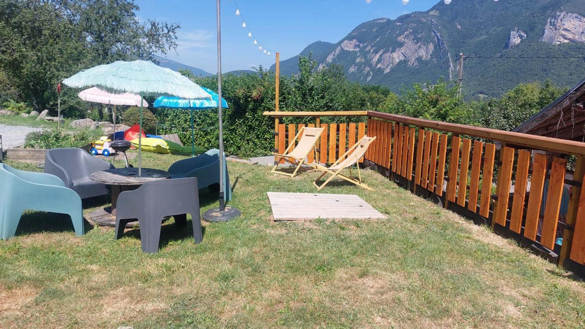 Yourtes Olachat proche Annecy Faverges Extérieur photo