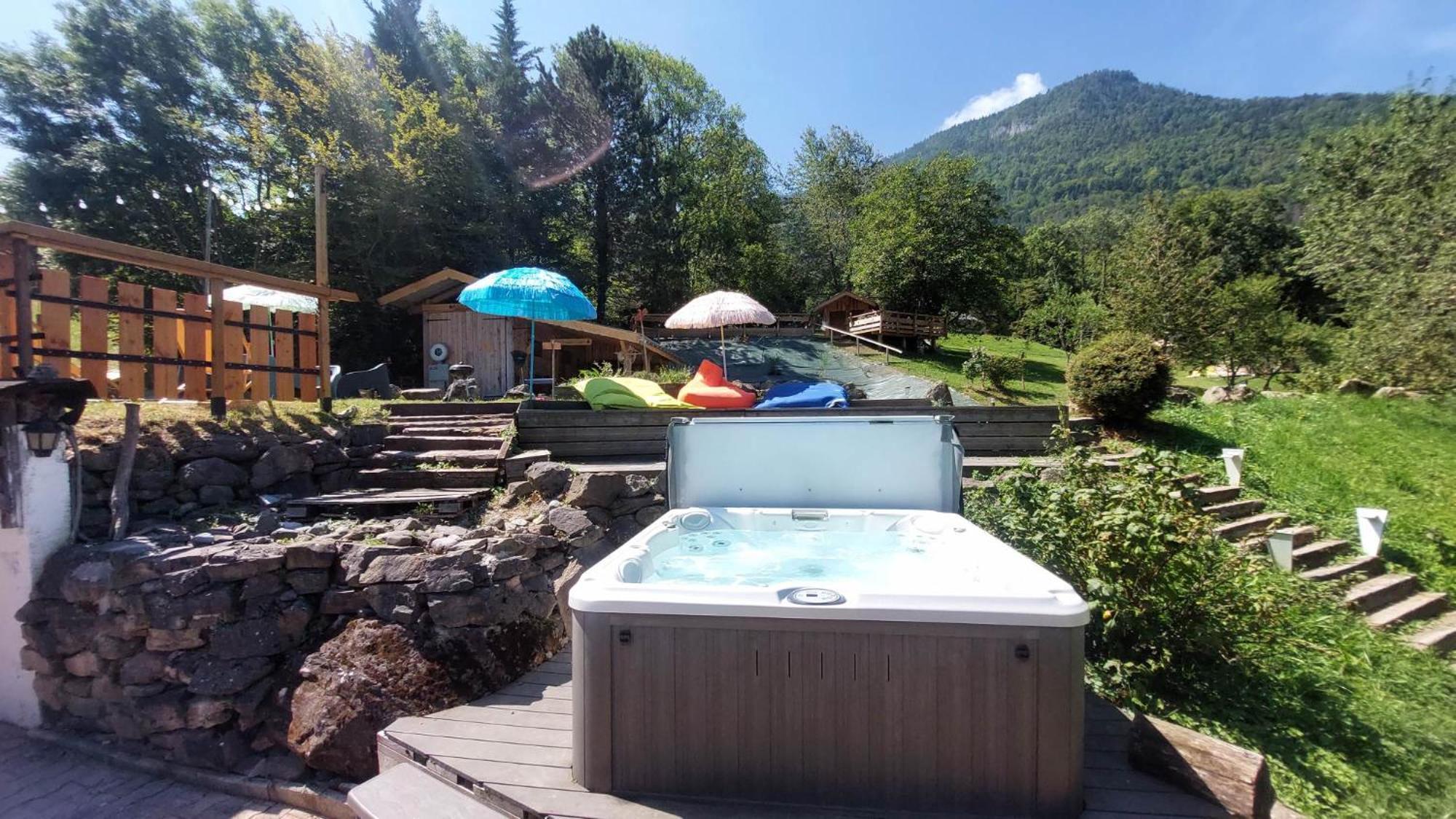 Yourtes Olachat proche Annecy Faverges Extérieur photo